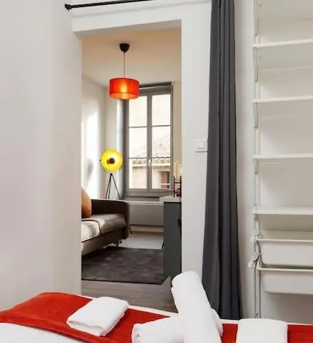 شقة N2 Des Etudes Cosy Hypercentre Wifi Conciergeriedamecarcas قرقشونه