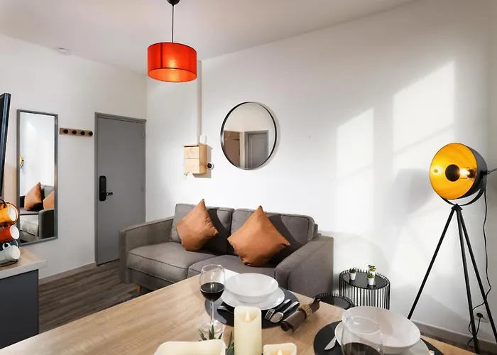 N2 Des Etudes Cosy Hypercentre Wifi Conciergeriedamecarcas شقة
